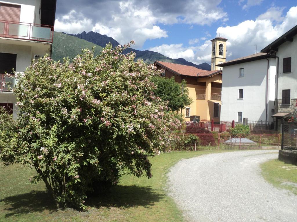 Albergo Del Cacciatore Cremeno 外观 照片